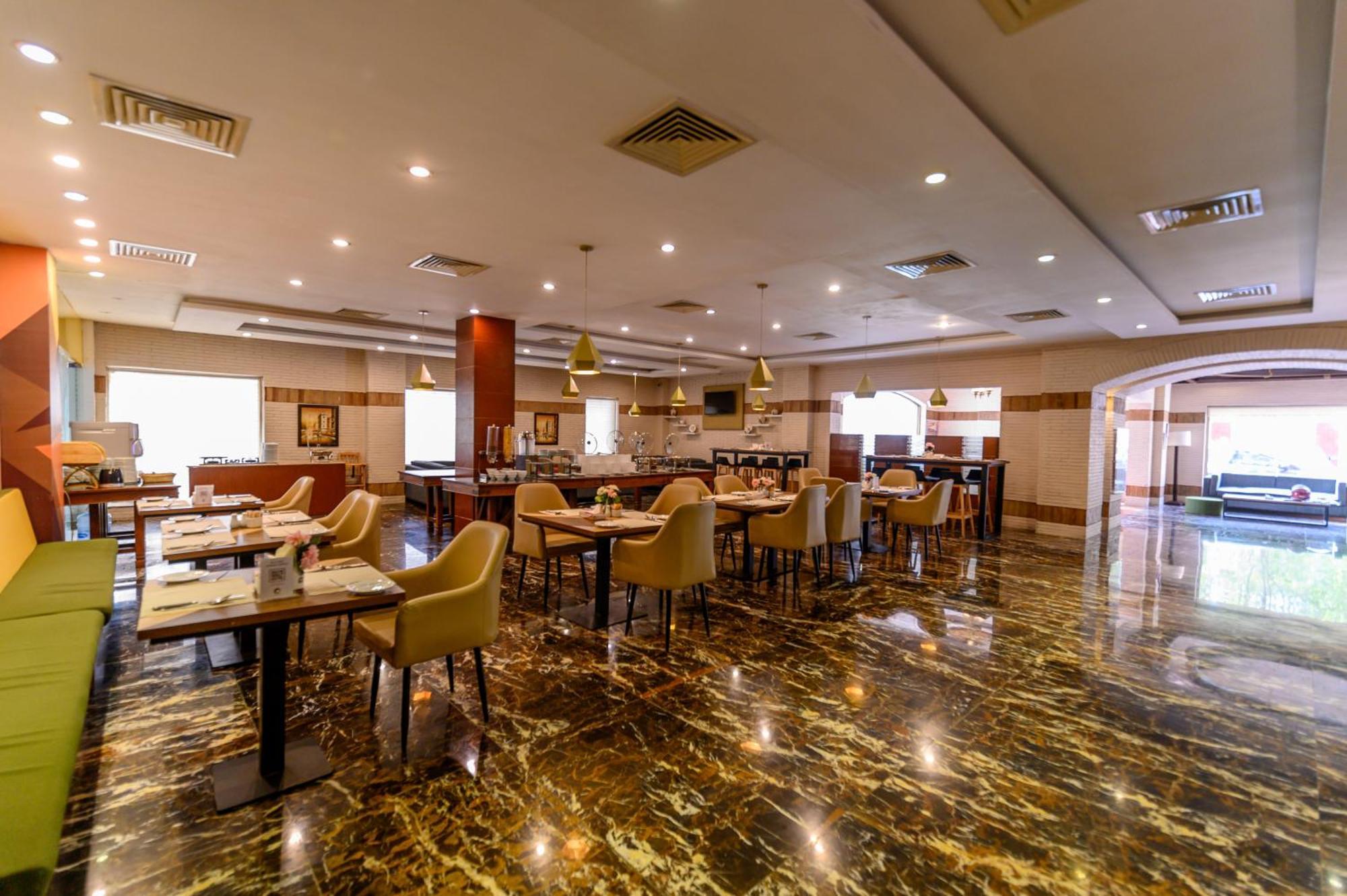 Hotel One Faisalabad Eksteriør billede