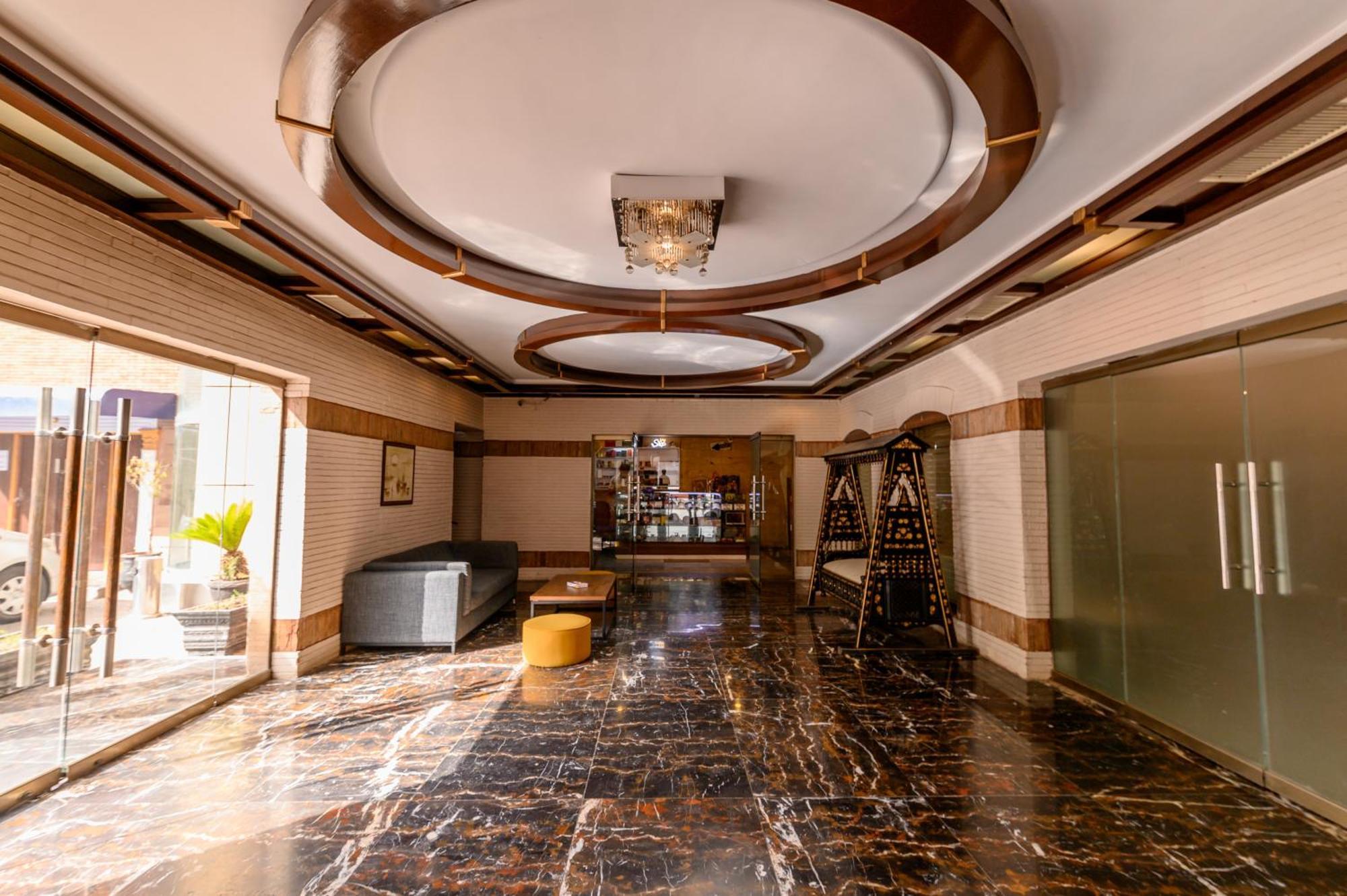 Hotel One Faisalabad Eksteriør billede